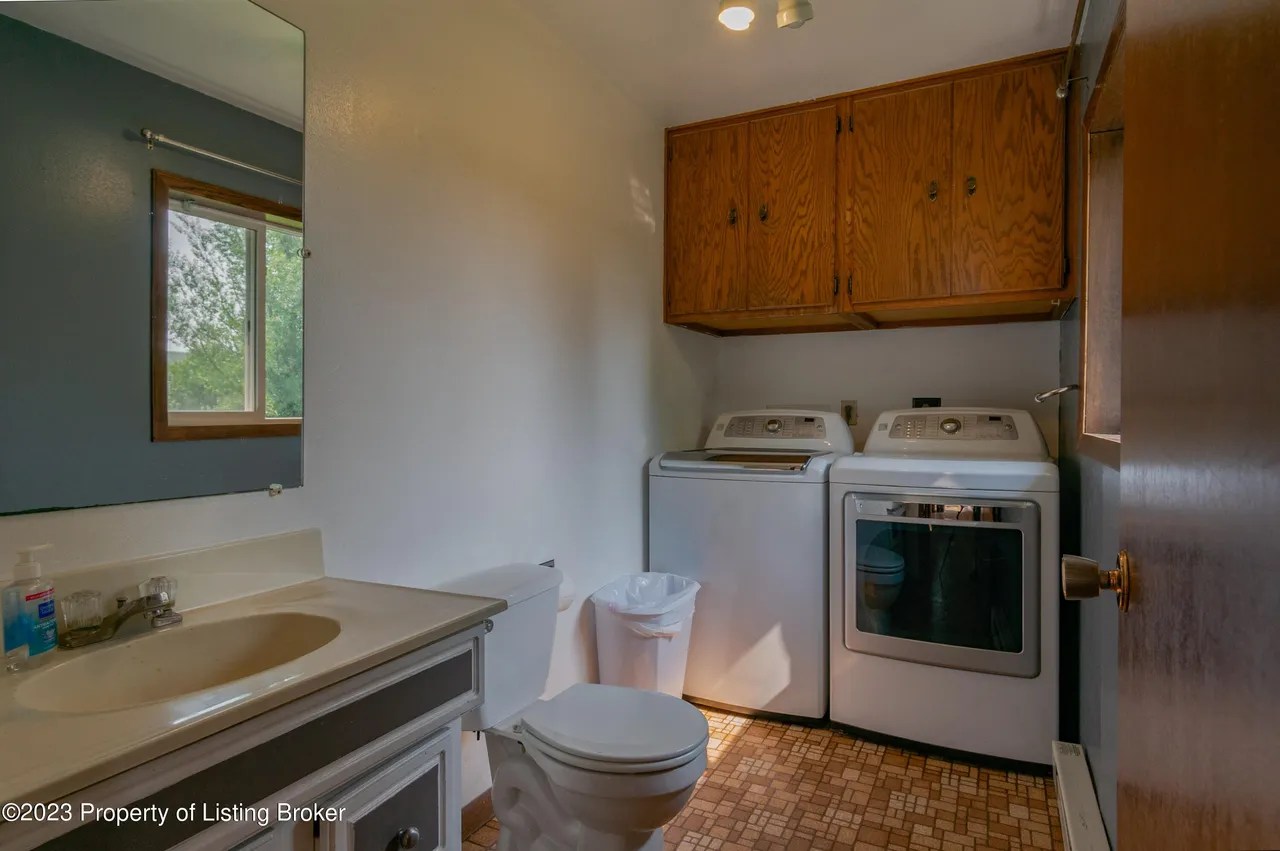 For Sale 113 Stanley St, Killdeer, ND 58640