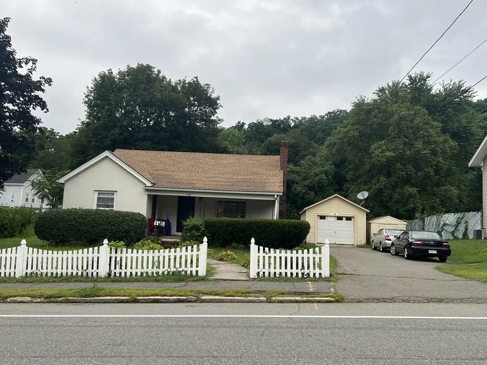 112 Groveland St, Haverhill, MA 01830