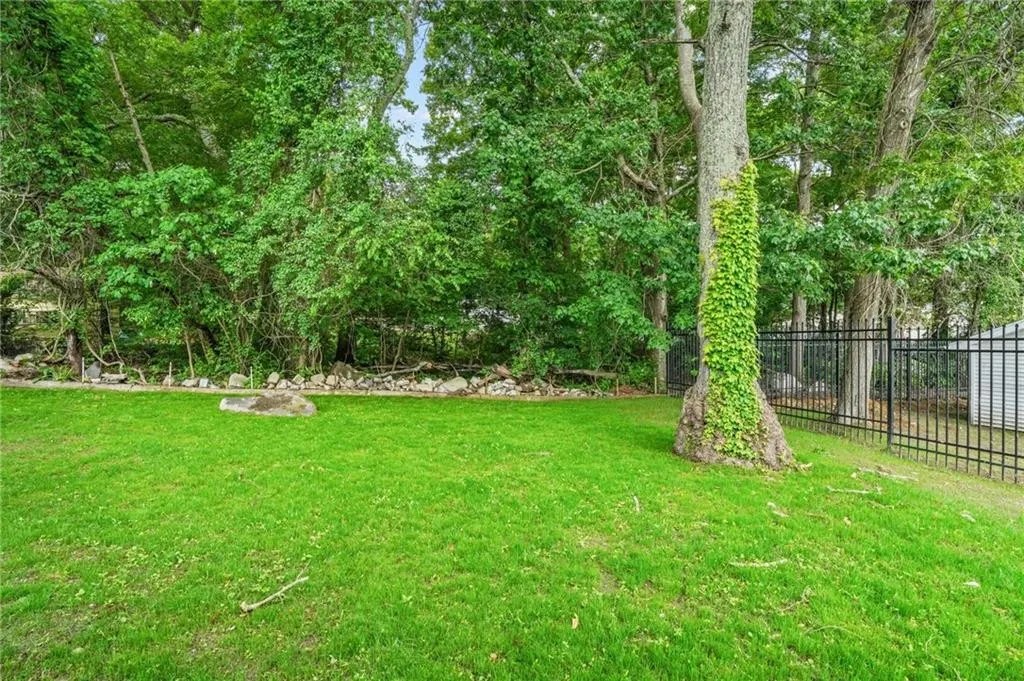 For Sale 11 Watuppa Ave, Tiverton, RI 02878