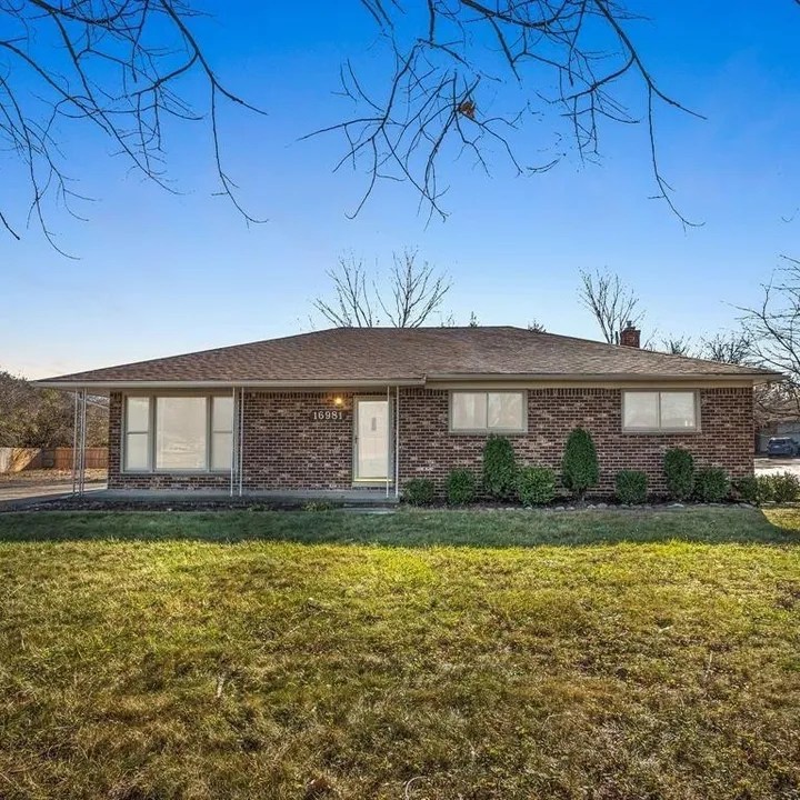 16981 Coral Gables St, Southfield, MI 48076