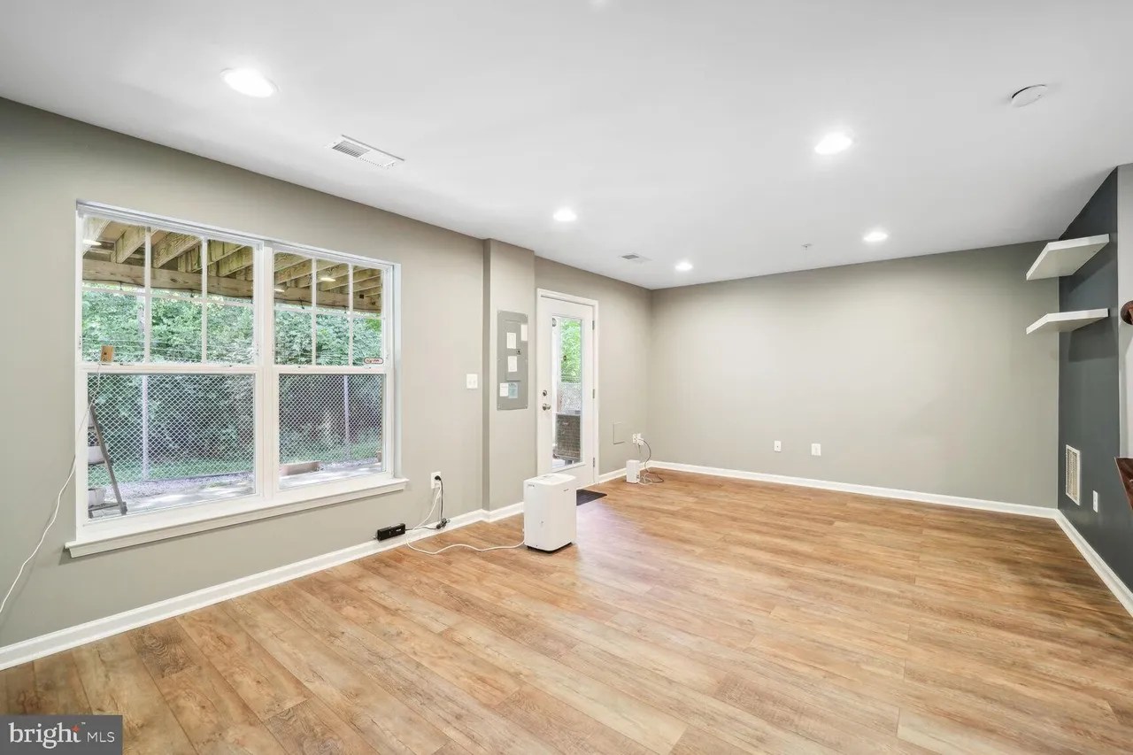 3624 Doc Berlin Dr, Silver Spring, MD 20906