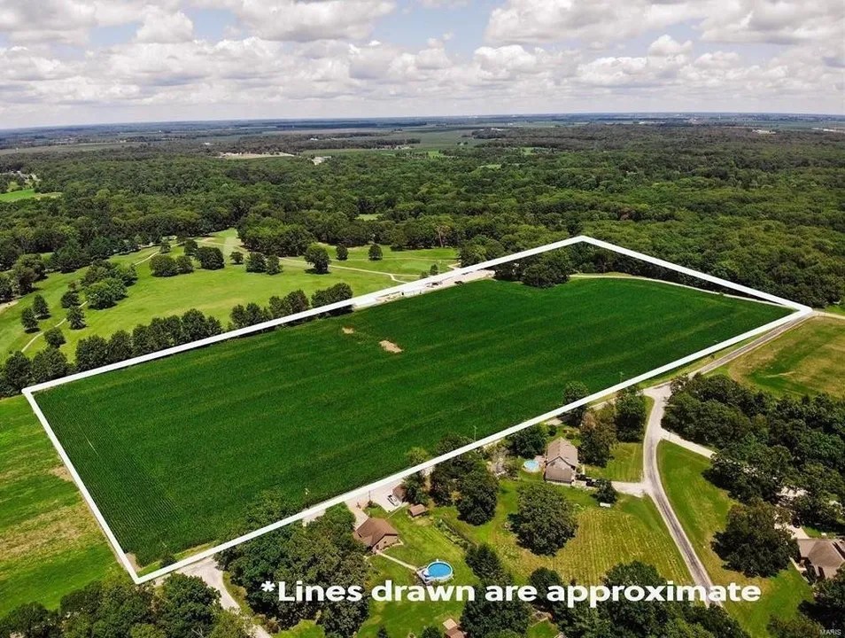 2085 E 2110 Ave, Saint Elmo, IL 62458