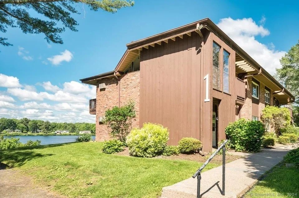 264 Lyman Rd Apt 14, Wolcott, CT 06716 189,900