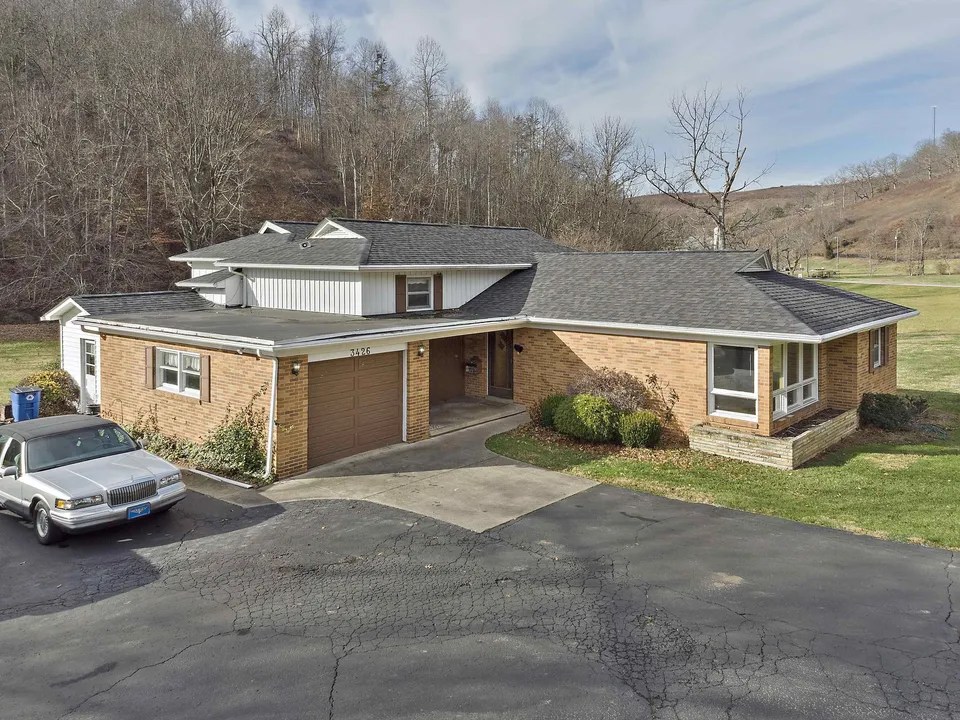 3426 State Route 3, Catlettsburg, KY 41129