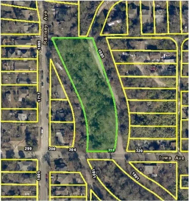 1727 W Lakeview Dr, Dallas, TX 75216 199,000