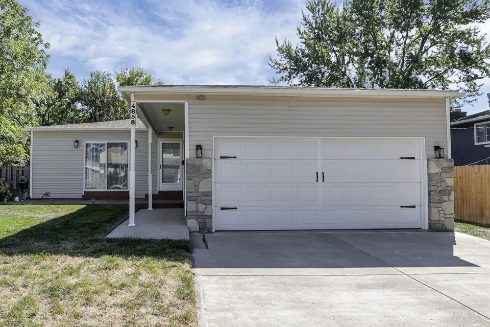 4858 Widner St, Columbus, OH 43220 374,900