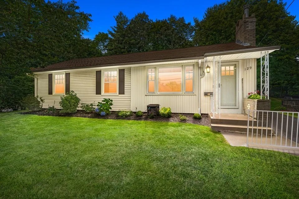 129 Malden St, Worcester, MA 01606
