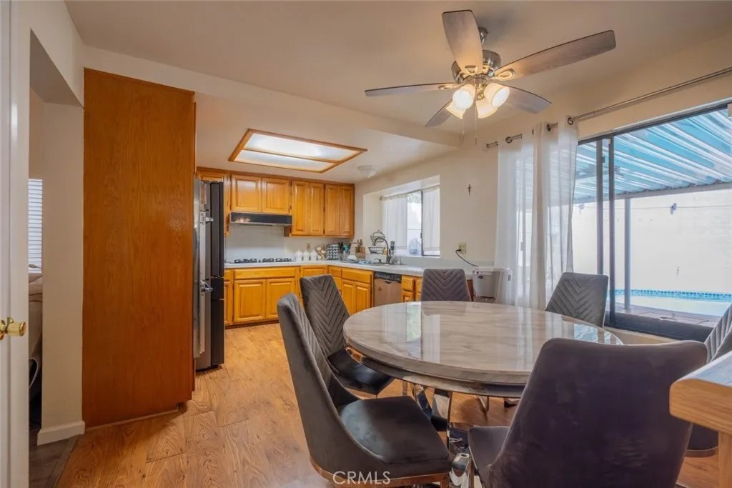 9653 La Tuna Canyon Rd, Sun Valley, CA 91352