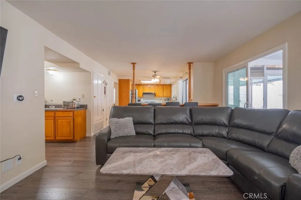 9653 La Tuna Canyon Rd, Sun Valley, CA 91352