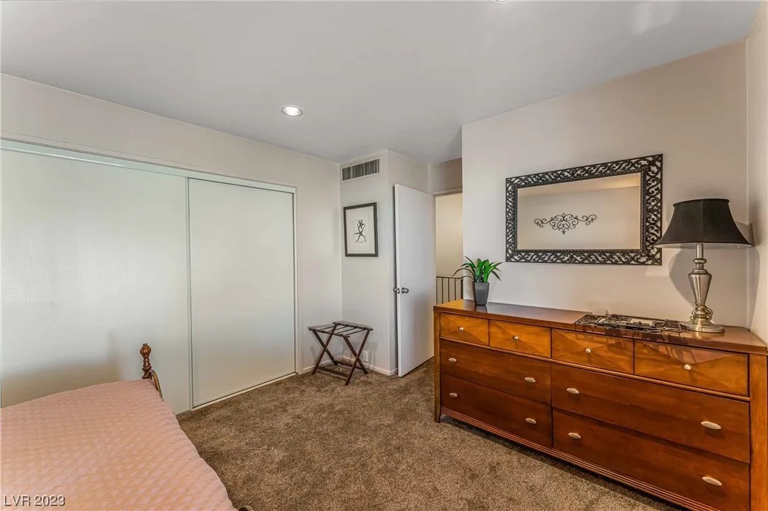 1038 Tam O Shanter, Las Vegas, NV 89109