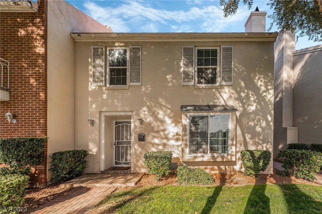 1038 Tam O Shanter, Las Vegas, NV 89109
