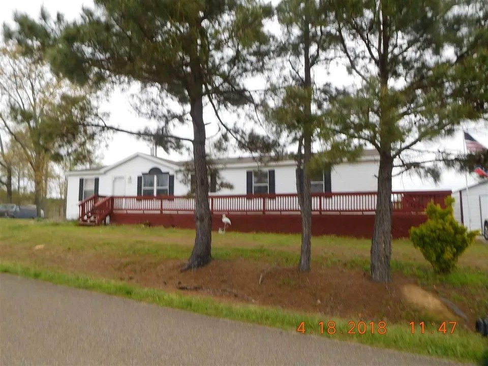 5380 Damon Rd, Michie, TN 38357