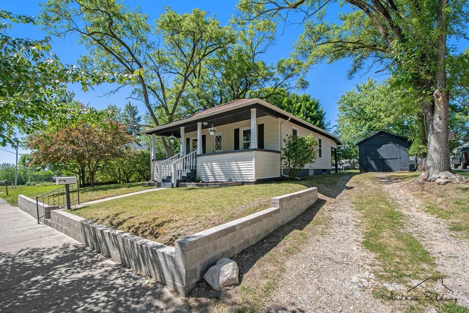 610 Morton Ave, Belding, MI 48809