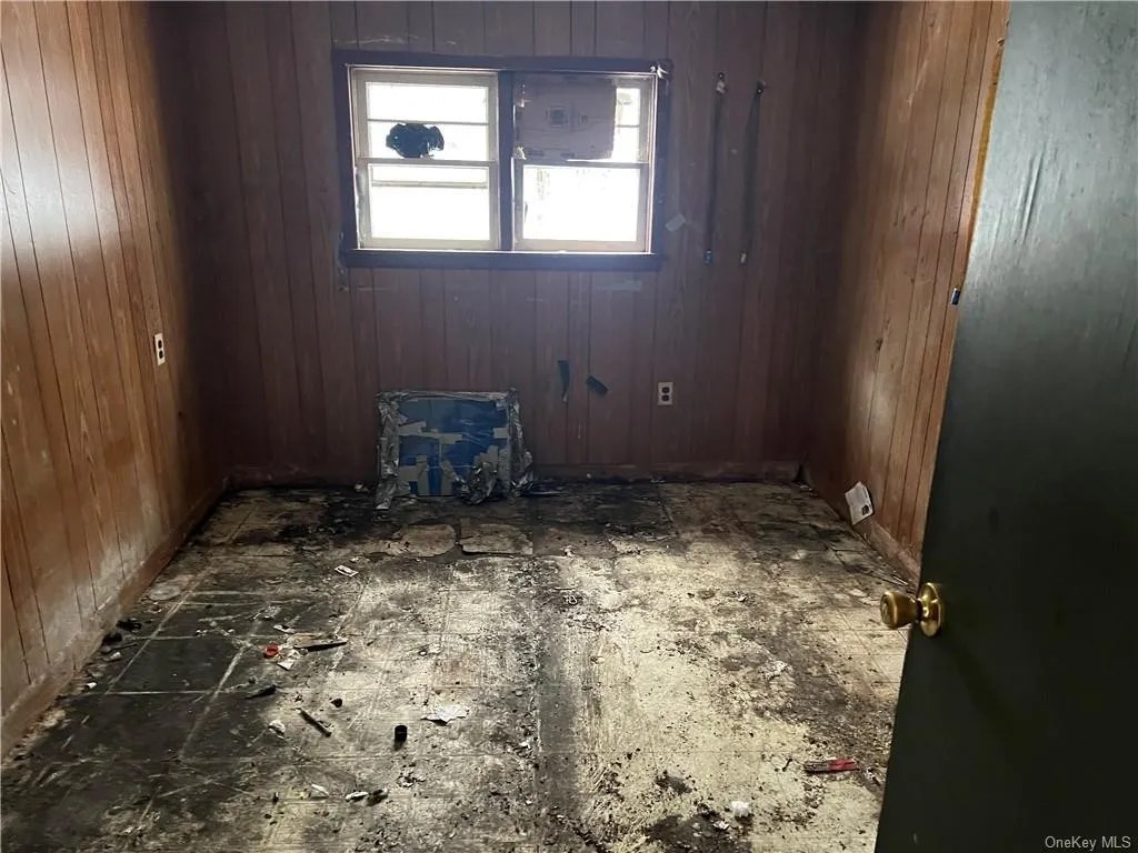 104 Lewis Ln, Wallkill, NY 12589