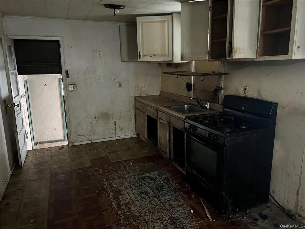 104 Lewis Ln, Wallkill, NY 12589