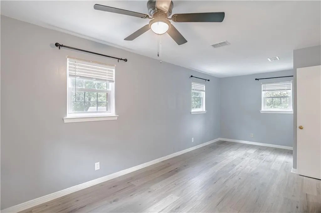 1229 Wolf Ridge Rd, Mobile, AL 36618