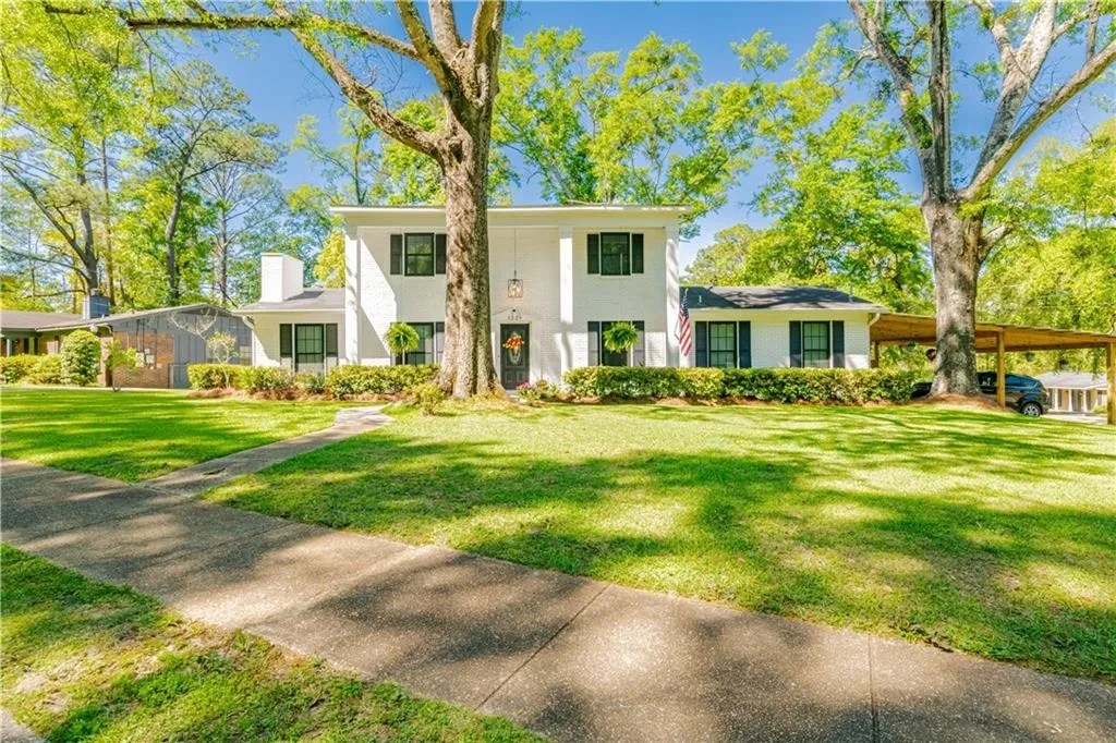 1229 Wolf Ridge Rd, Mobile, AL 36618