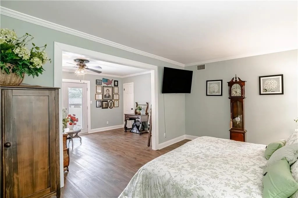 1229 Wolf Ridge Rd, Mobile, AL 36618