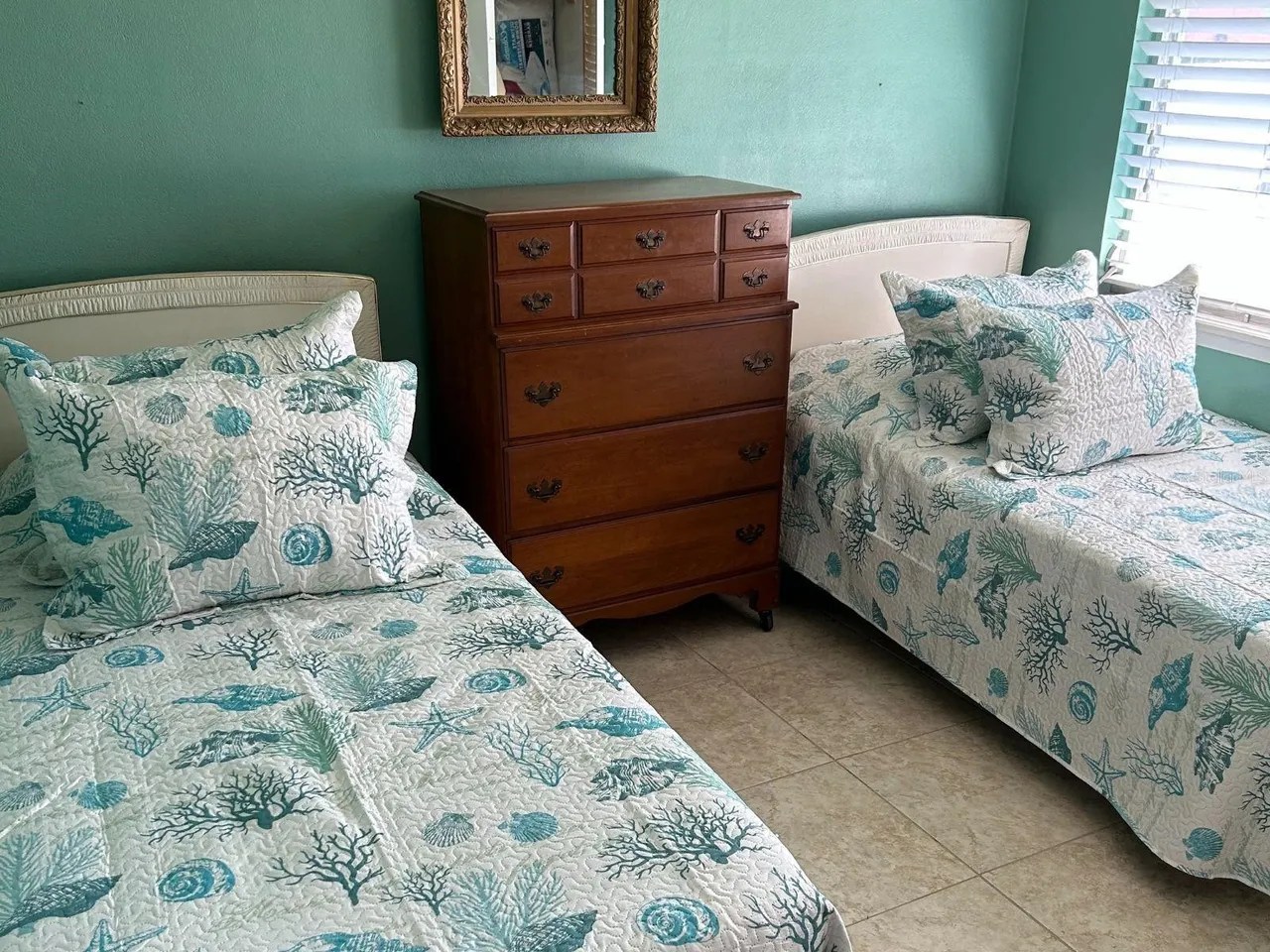 3,000 370 W Fray St, Englewood, FL 34223