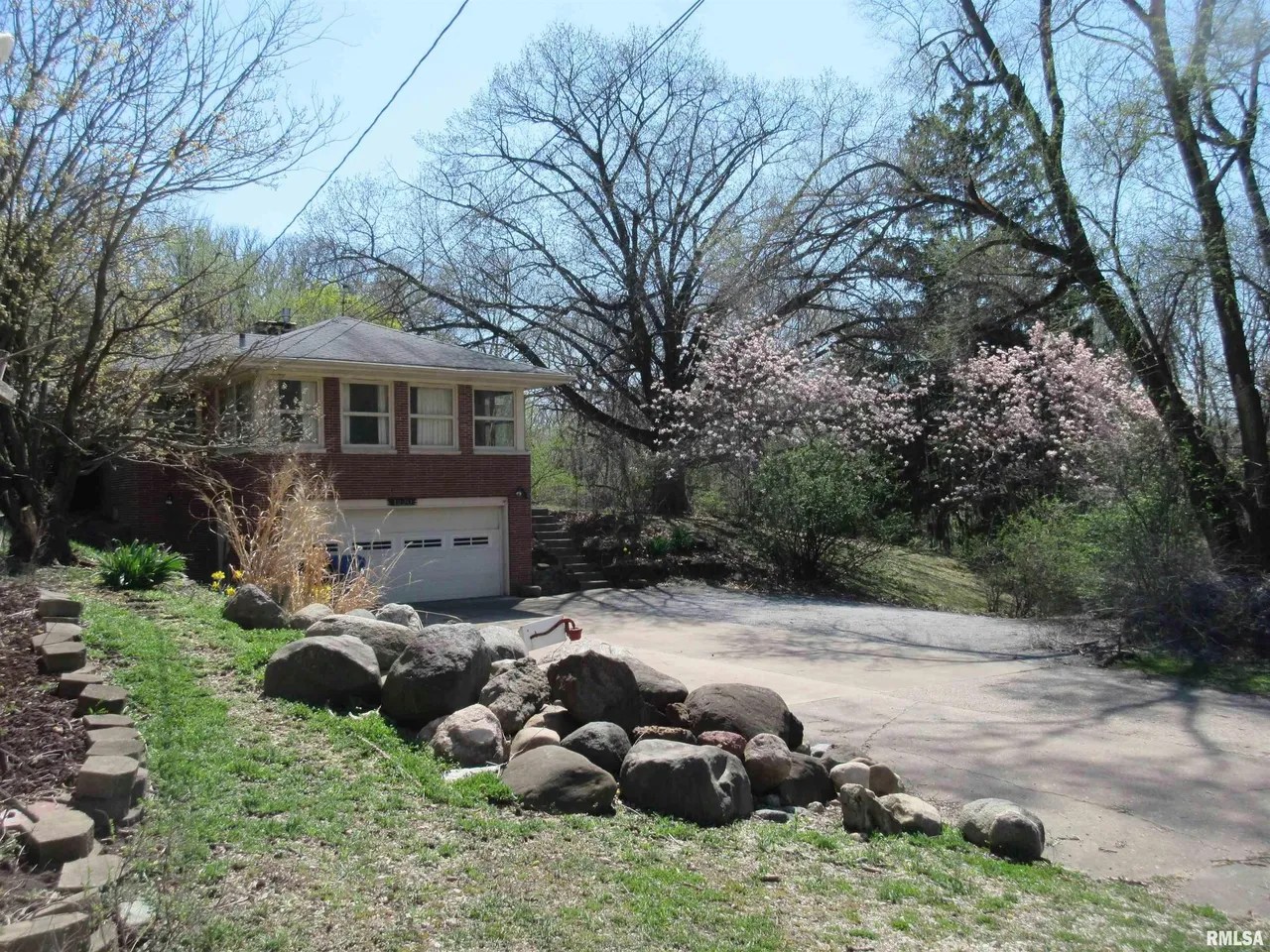 For Sale 1220 34th St, Moline, IL 61265