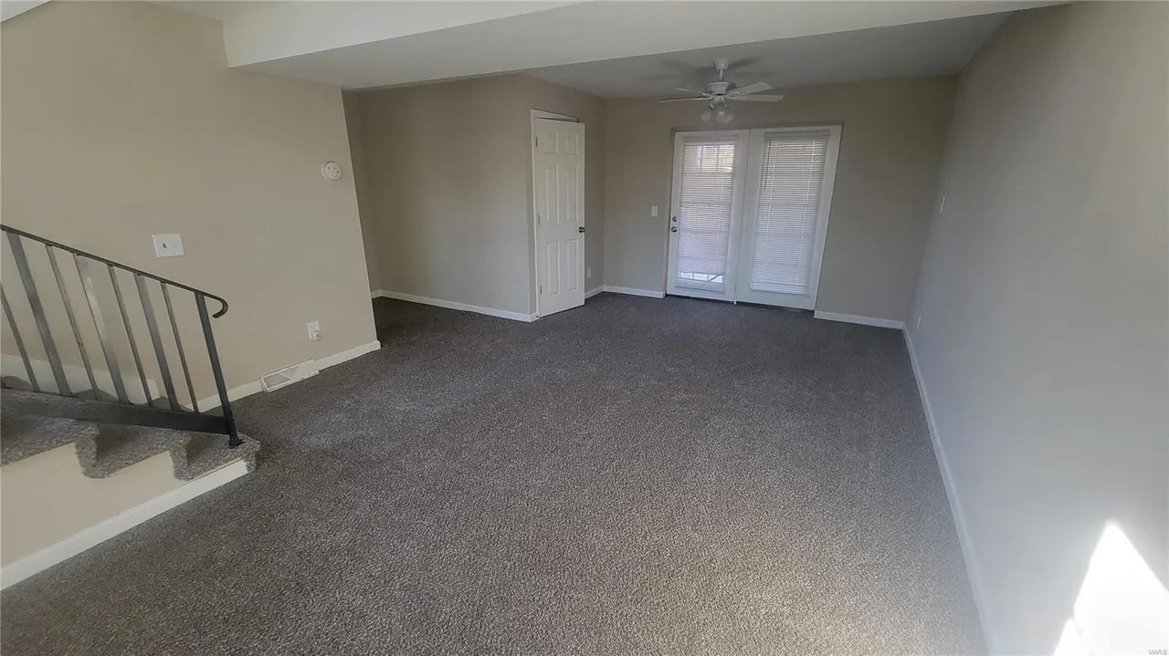 4409 Tarlton Dr, Saint Louis, MO 63128