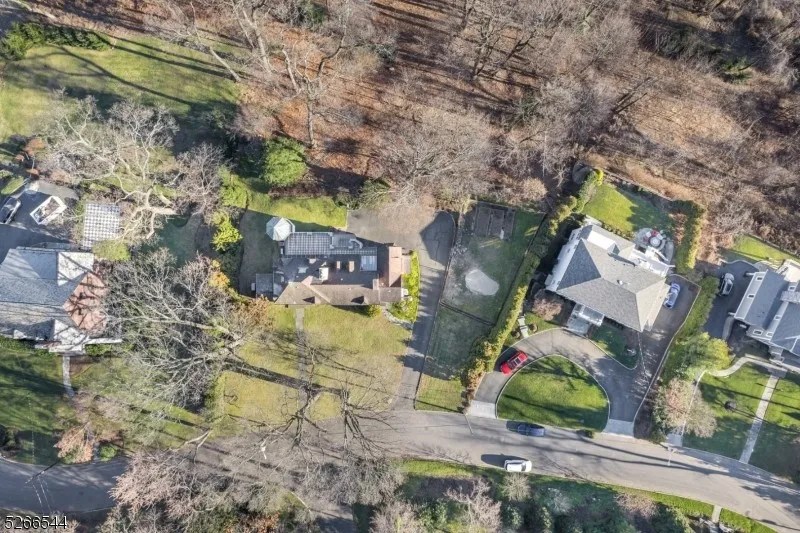 65 Edgewood Rd, Summit, NJ 07901