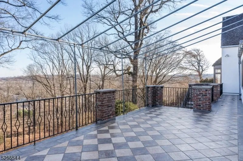 65 Edgewood Rd, Summit, NJ 07901