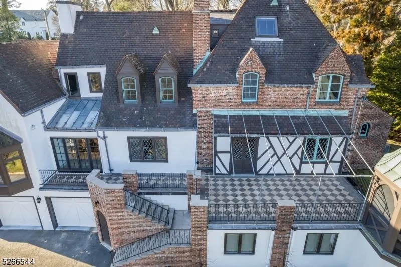 65 Edgewood Rd, Summit, NJ 07901