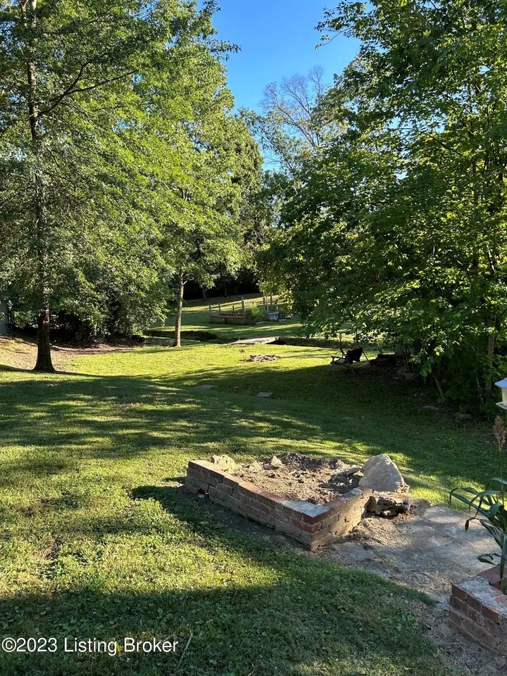 10006 Brentlinger Ln, Louisville, KY 40291