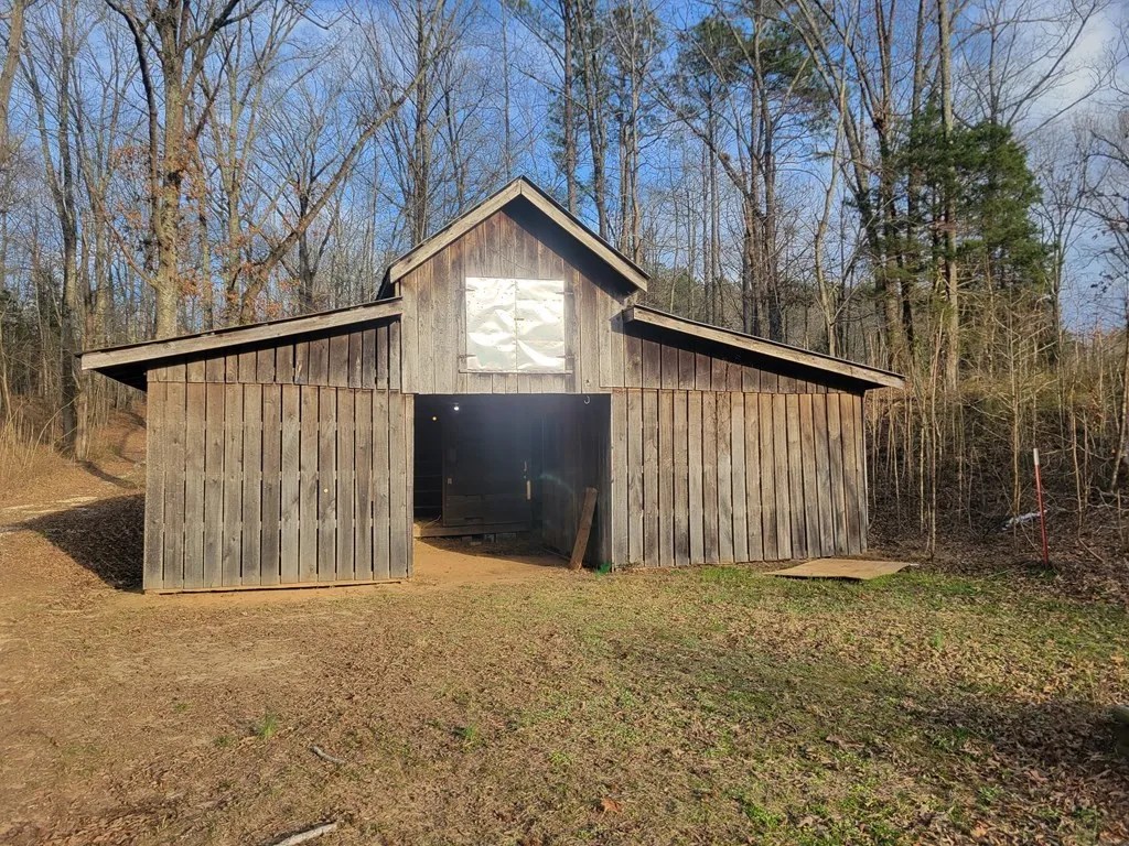 2470 Foundry Hill Rd, Puryear, TN 38251