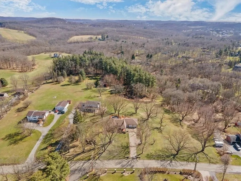 573 Callery Rd, Cranberry Township, PA 16066