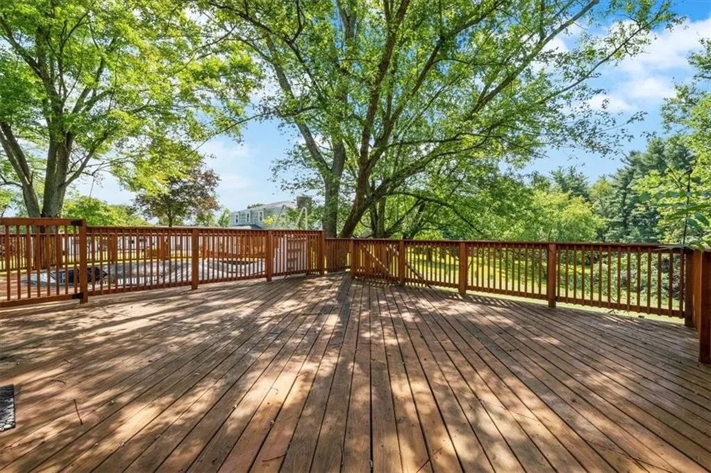 573 Callery Rd, Cranberry Township, PA 16066