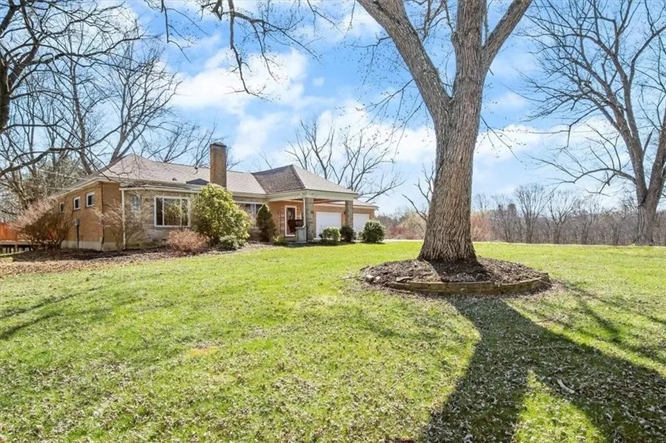 573 Callery Rd, Cranberry Township, PA 16066