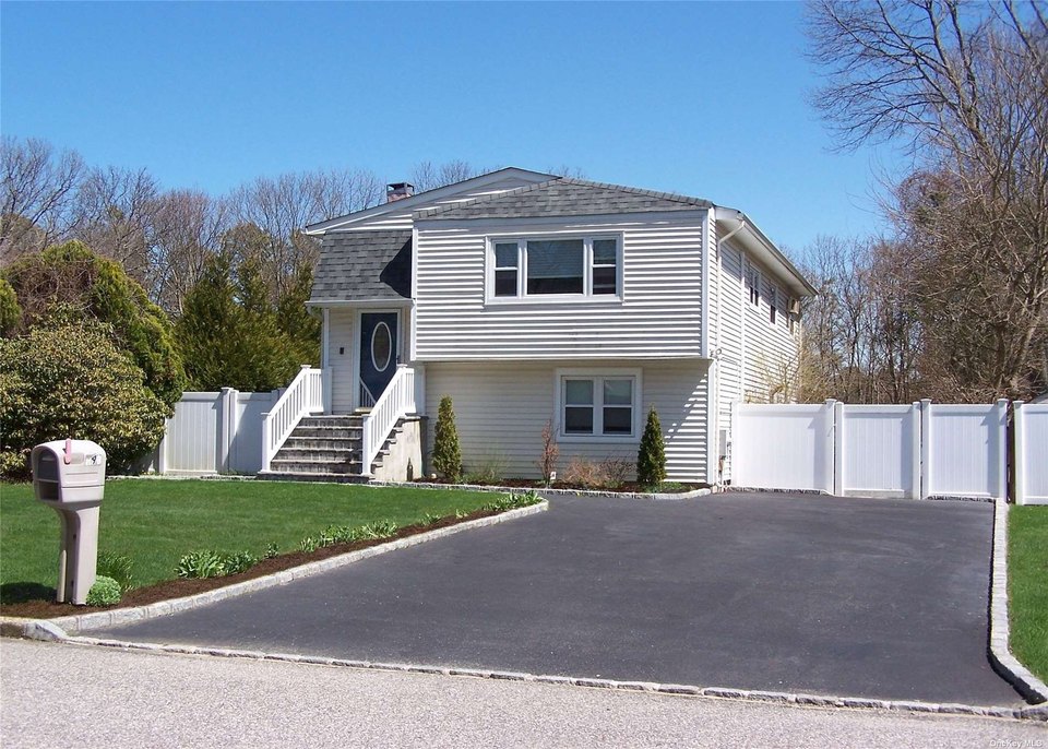Holtsville, NY Real Estate Holtsville Homes for Sale