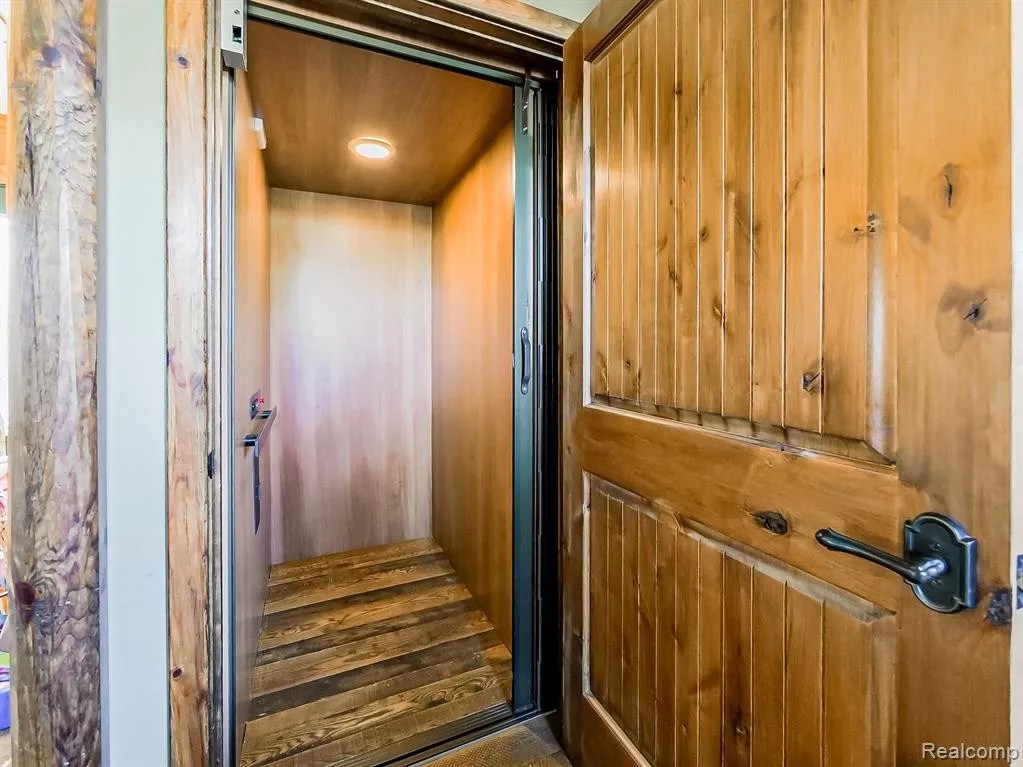 5175 Parview Dr, Village of Clarkston, MI 48346 Home for Rent