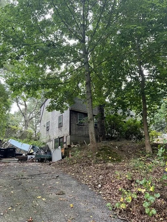 158 Brook Rd, Plymouth, MA 02360