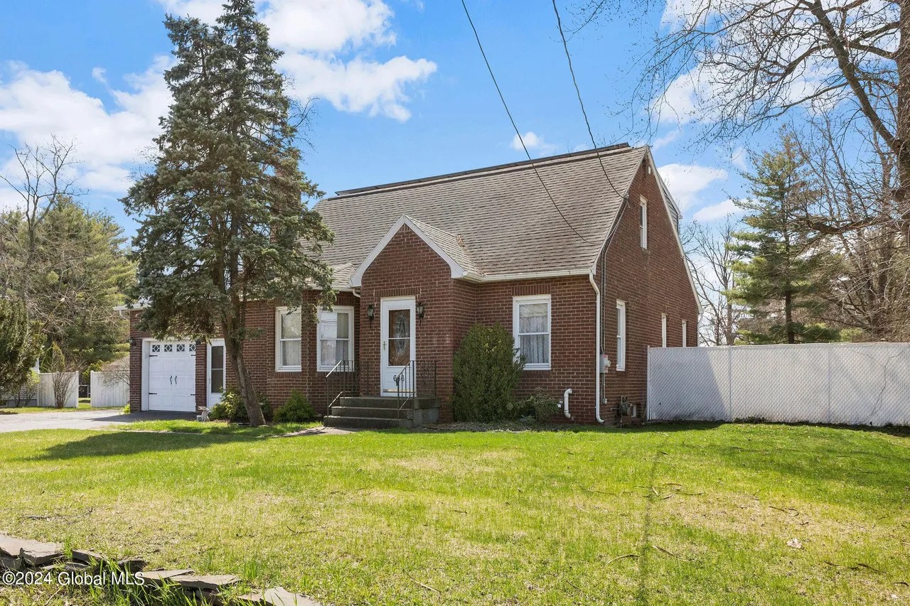 686 Watervliet Shaker Rd, Latham, NY 12110
