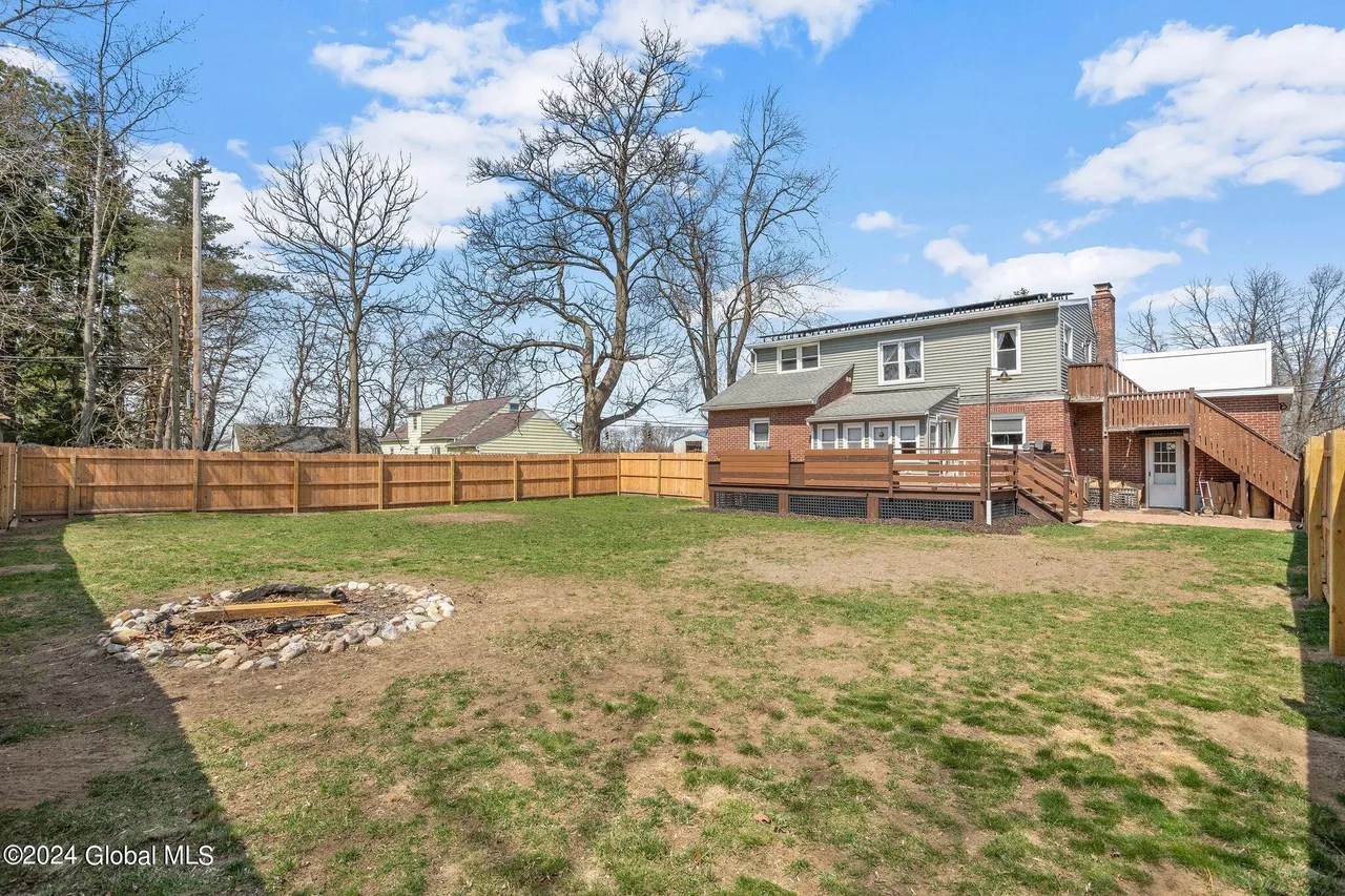 686 Watervliet Shaker Rd, Latham, NY 12110
