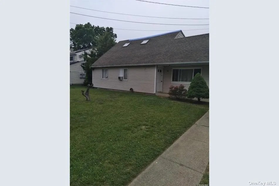 48 Madison St, Massapequa, NY 11758 368,000