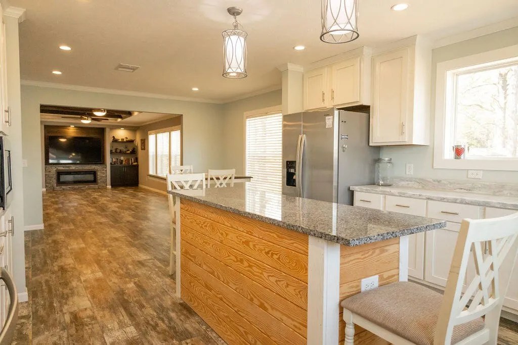 15419 Point Rd, Green Pond, SC 29446
