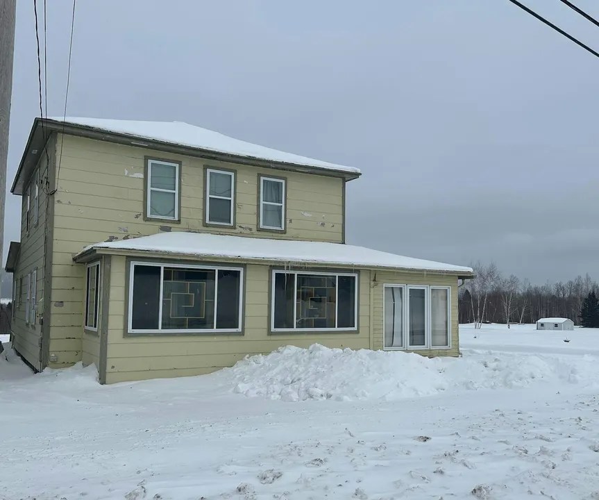 902 Main St, Madawaska, ME 04773