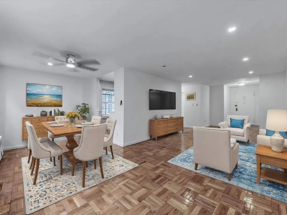 8710 149th Ave Unit 1J, Howard Beach, NY 11414 305,000