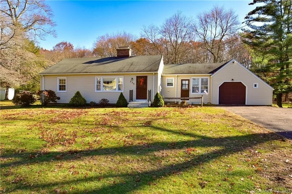 236 Woodland Ave, Bloomfield, CT 06002