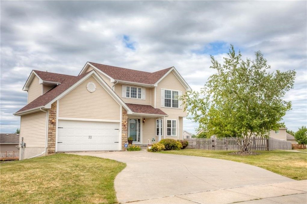 3004 Sw White Birch Dr, Ankeny, IA 50023