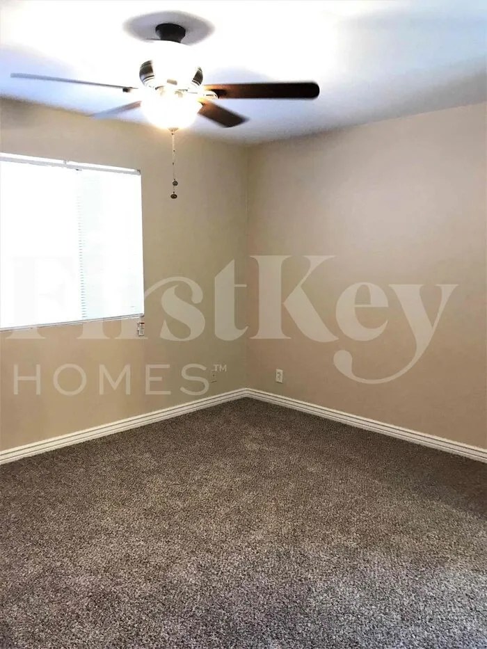 9044 N 52nd Dr, Glendale, AZ 85302 Home for Rent