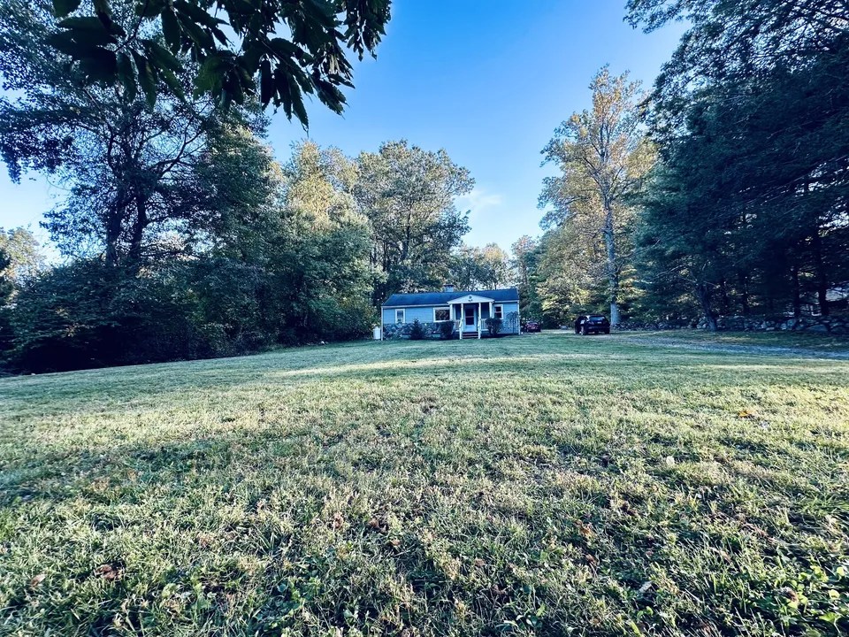 53 Pisgah Rd, Oxford, CT 06478 299,900