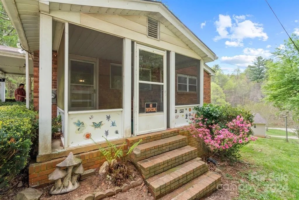 259 Riverview Church Rd, Asheville, NC 28806