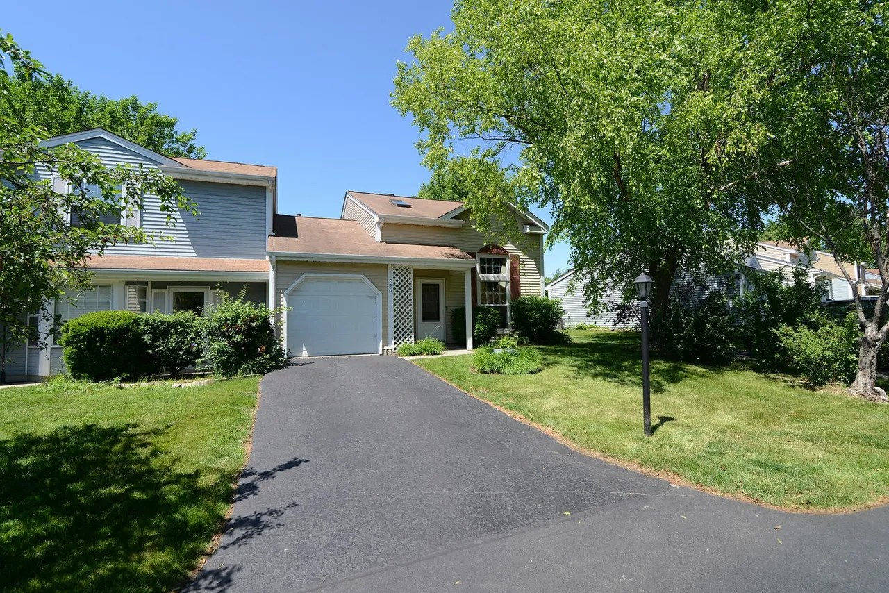 For Sale 666 Yale Ln, Island Lake, IL 60042