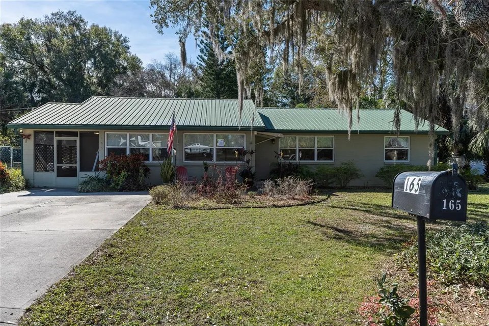 165 Debary Dr, Debary, FL 32713