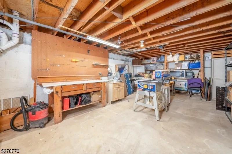 62 Colchester Rd, New Providence, NJ 07974